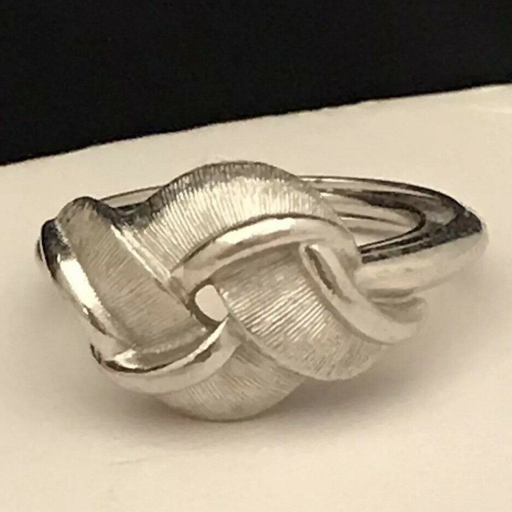 Avon Silver Tone Ribbon Knot Ring Sz 5-6 adjustabl